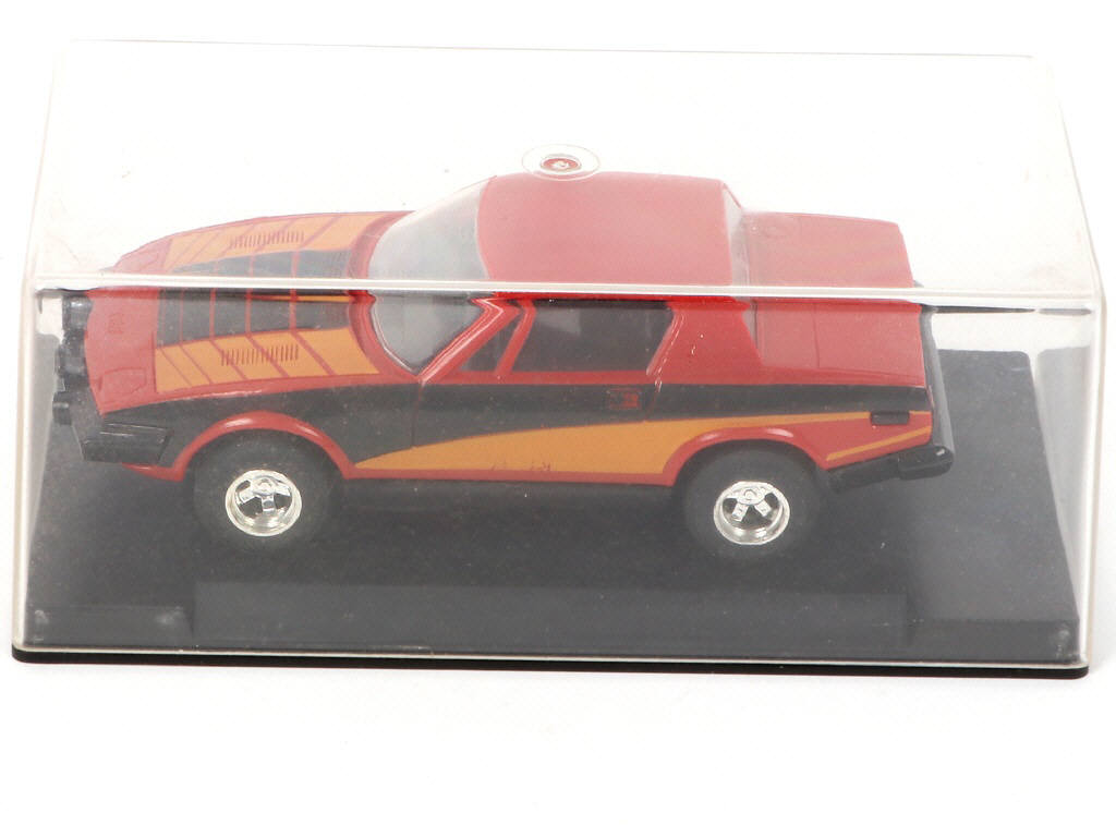 Lot 67 - DIVERS (4)