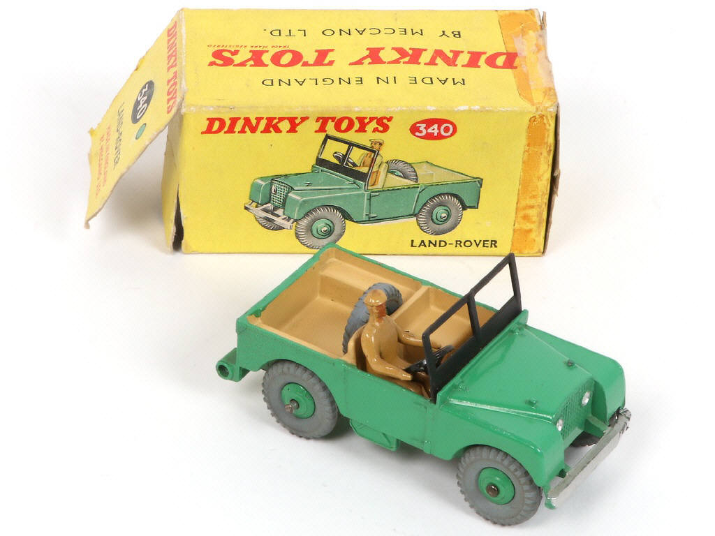 Lot 340 - DINKY TOYS (GB) (3)