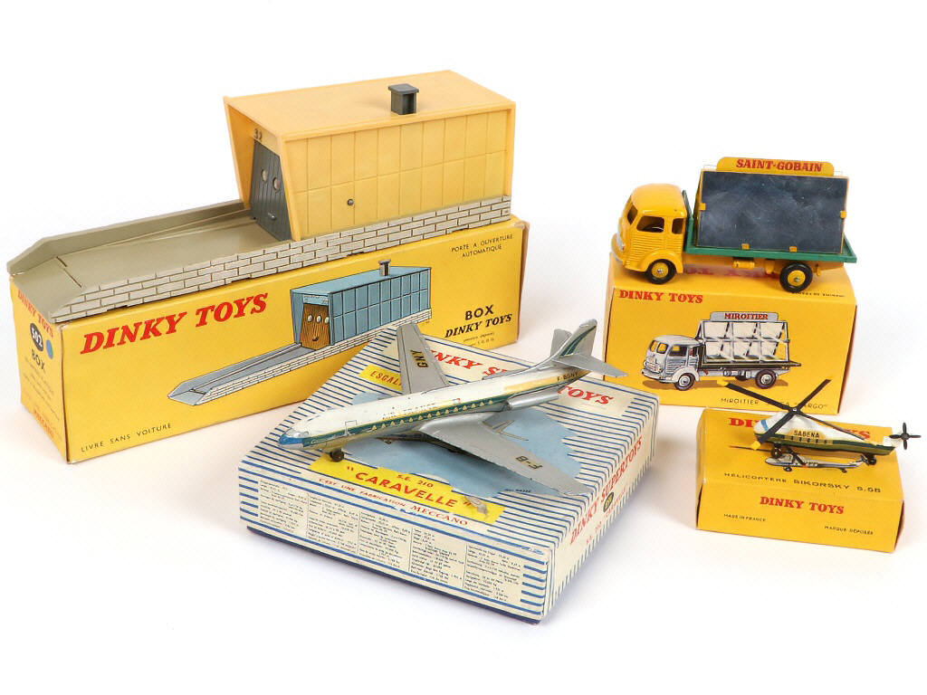 Lot 366 - DINKY TOYS (FRANCE) (4)