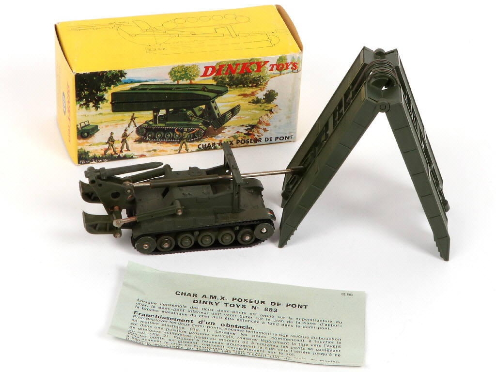 Lot 362 - DINKY TOYS (FRANCE) (3)