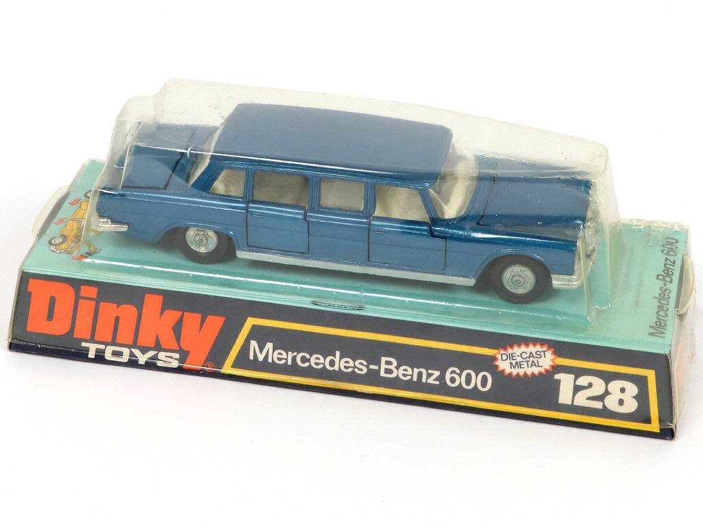 Lot 342 - DINKY TOYS (GB) (3)