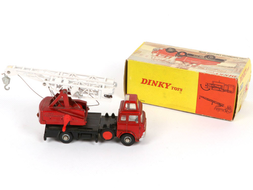 Lot 316 - DINKY TOYS (GB) (1)