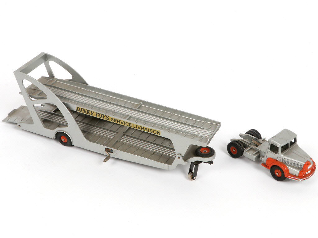 Lot 359 - DINKY TOYS (FRANCE) (1)