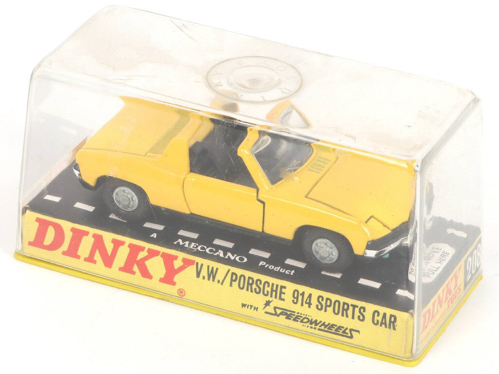 Lot 335 - DINKY TOYS (GB) (2)