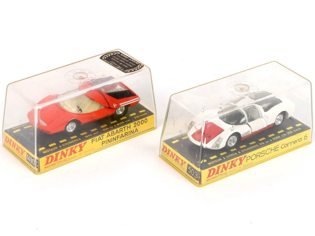 Lot 326 - DINKY TOYS (GB) (2)