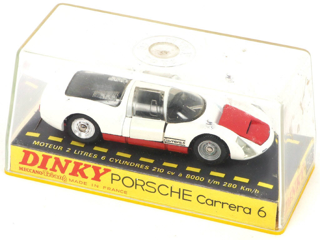 Lot 326 - DINKY TOYS (GB) (2)