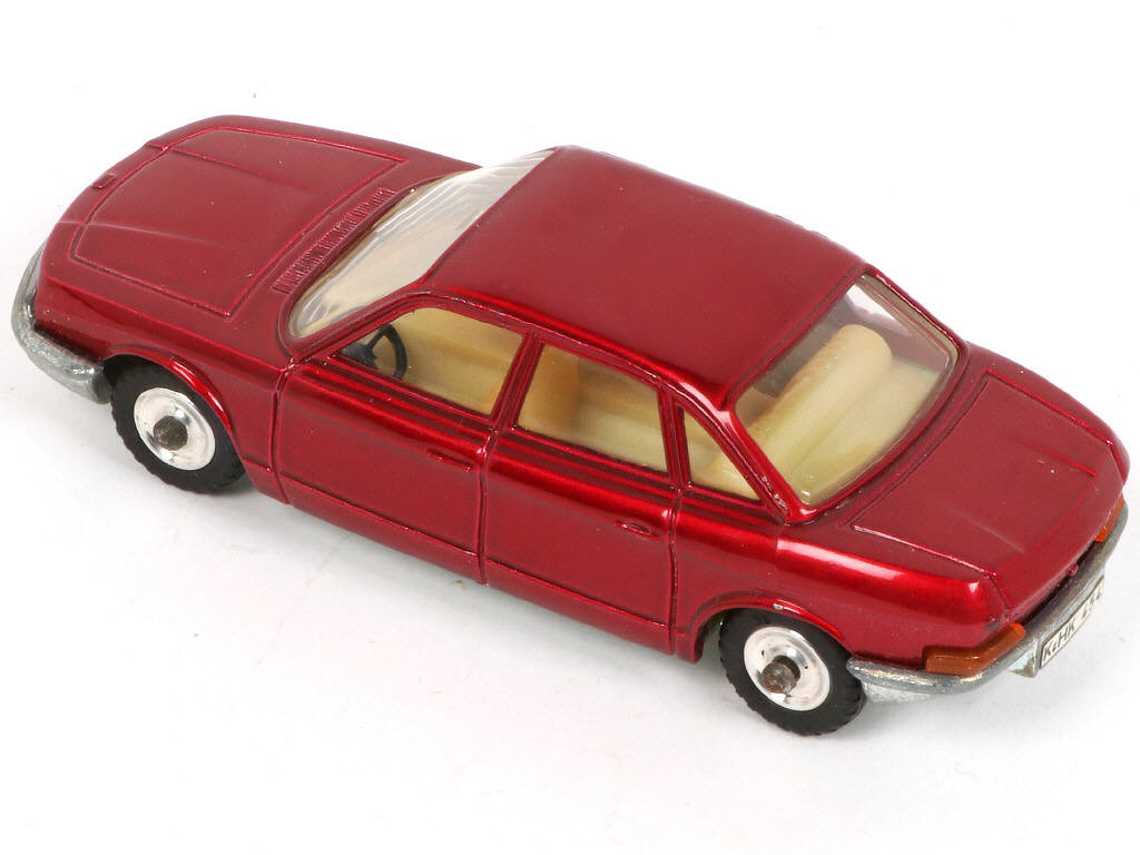 Lot 306 - DINKY TOYS (GB) (1)