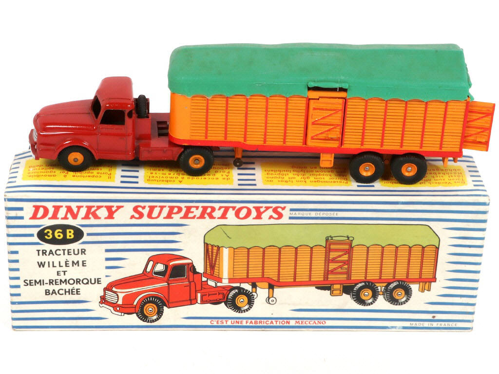 Lot 358 - DINKY TOYS (FRANCE) (1)