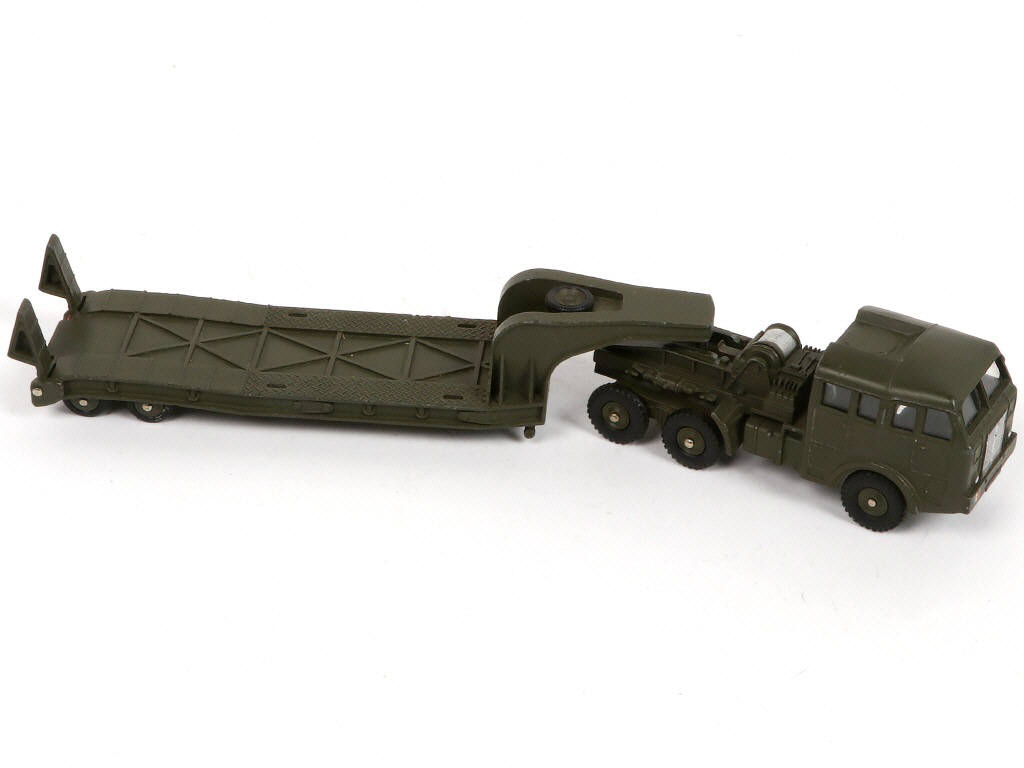 Lot 360 - DINKY TOYS (FRANCE) (1)