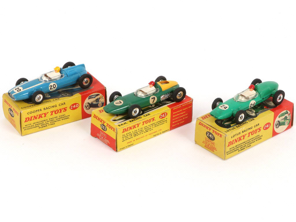 Lot 344 - DINKY TOYS (GB) (3)