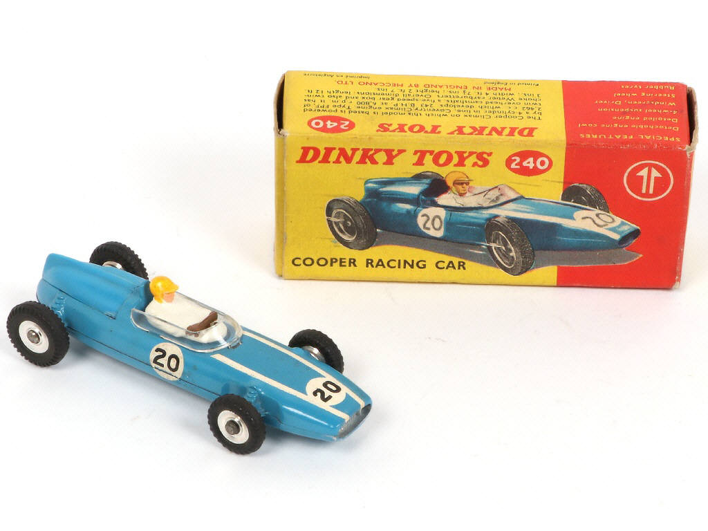 Lot 344 - DINKY TOYS (GB) (3)