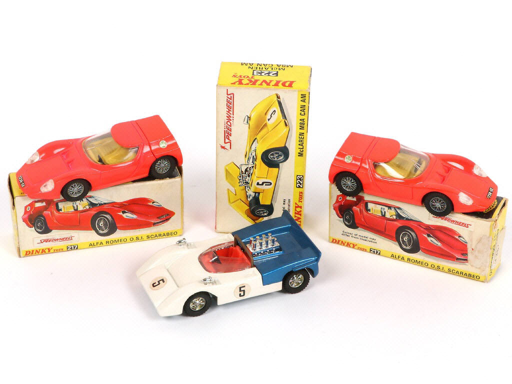 Lot 343 - DINKY TOYS (GB) (3)