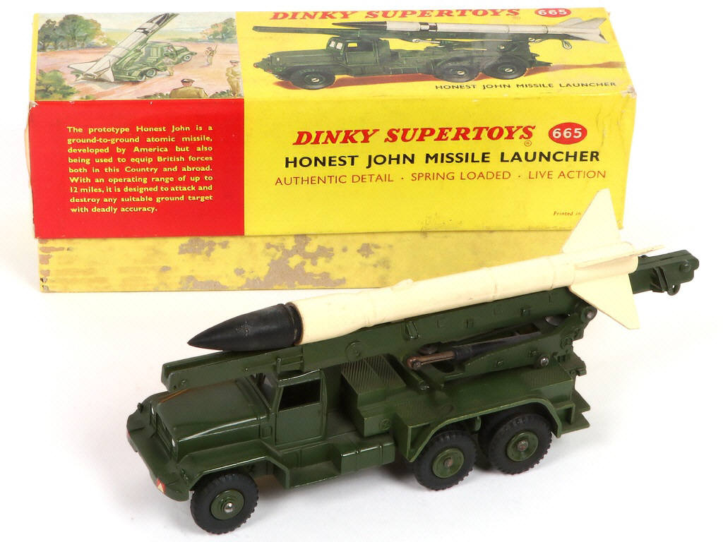 Lot 339 - DINKY TOYS (GB) (3)