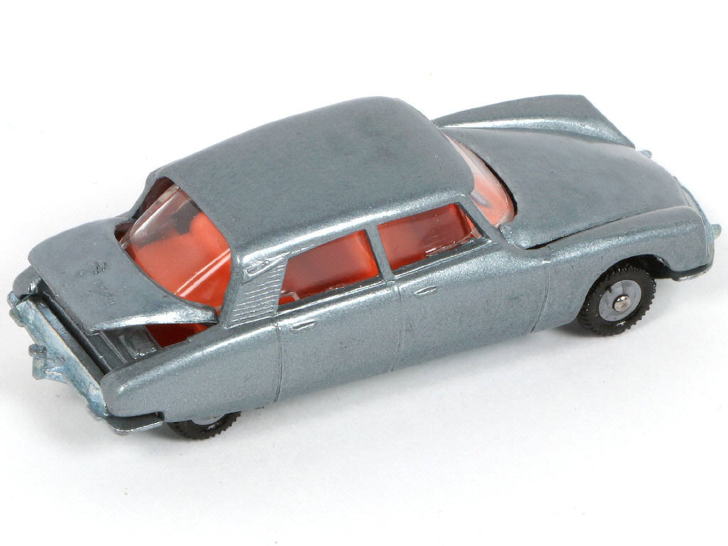 Lot 239 - MAJORETTE (FRANCE) (1)