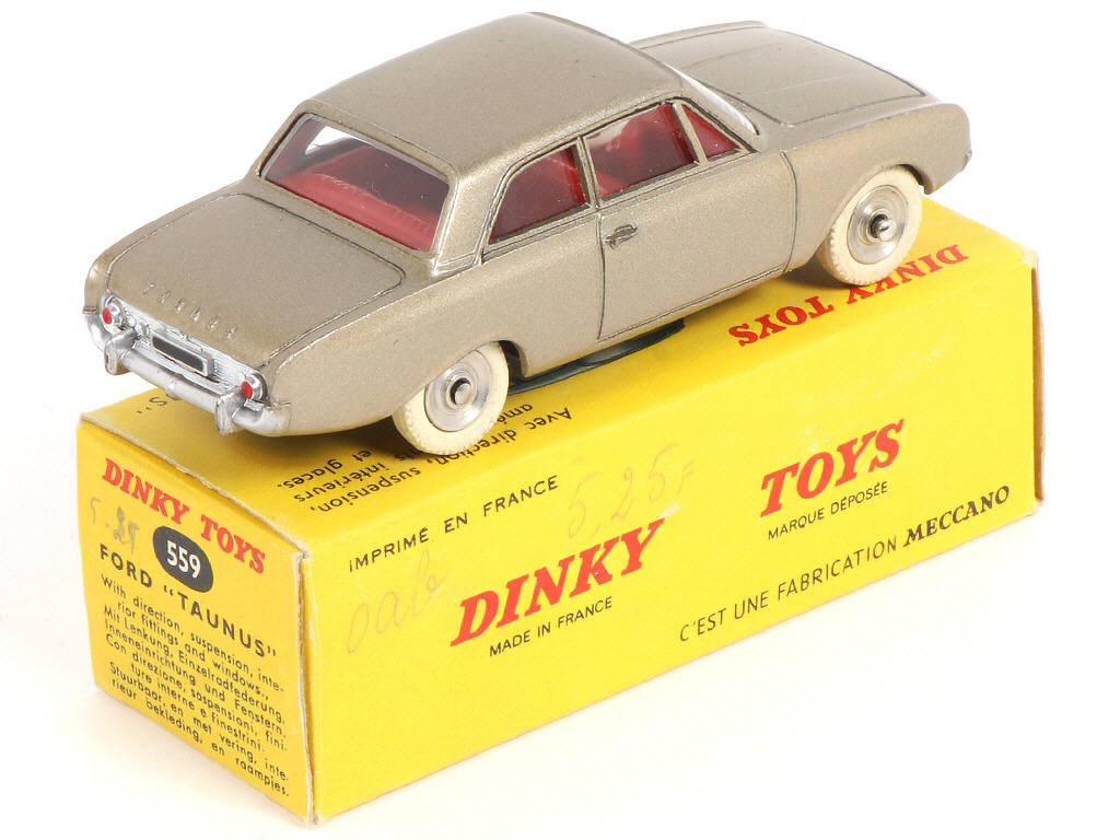 Lot 222 - DINKY TOYS (FRANCE) (1)