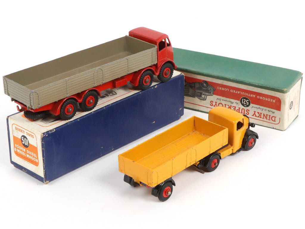 Lot 192 - DINKY TOYS (GB) (2)