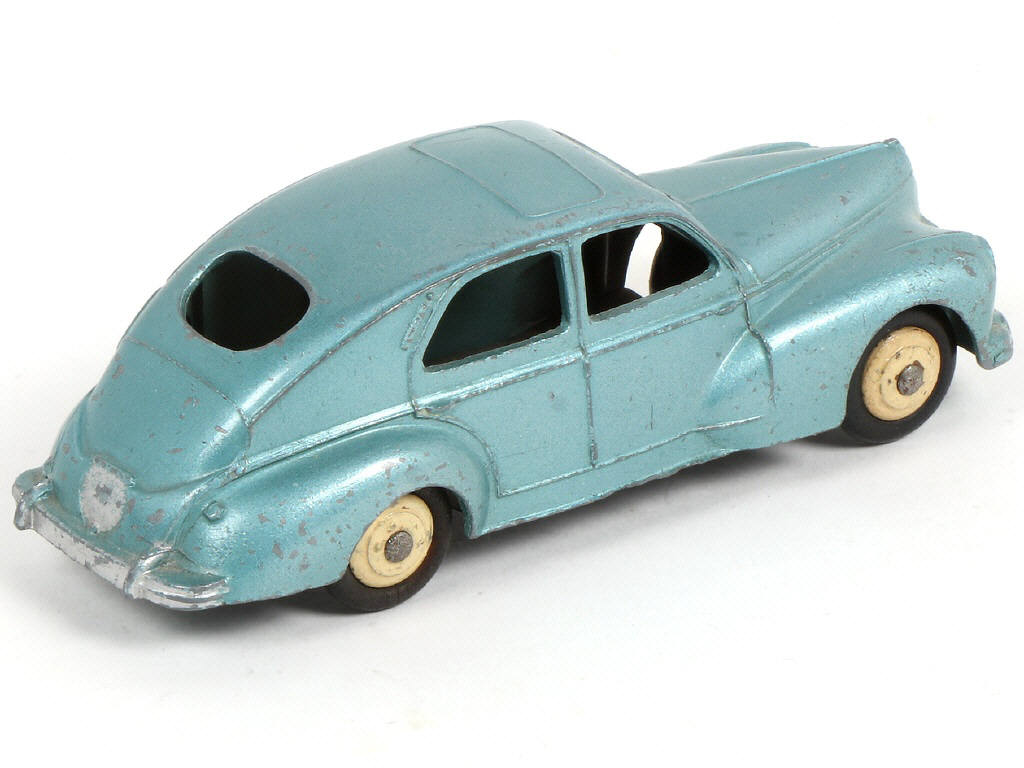Lot 210 - DINKY TOYS (FRANCE) (1)