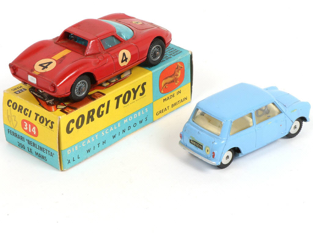 Lot 102 - CORGI TOYS (GB) (2)