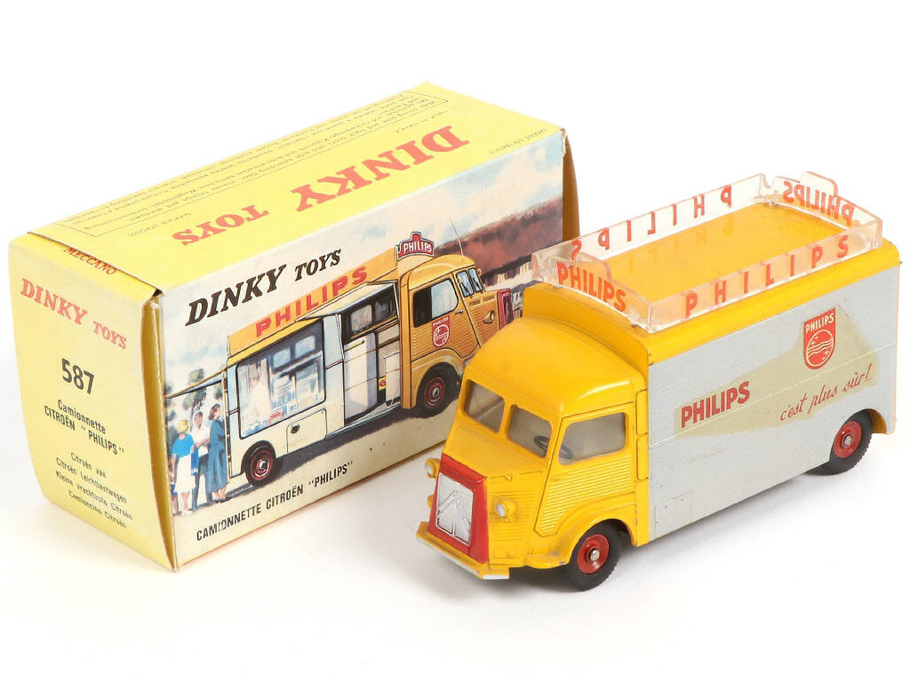 Lot 457 - DINKY TOYS (FRANCE) (1)