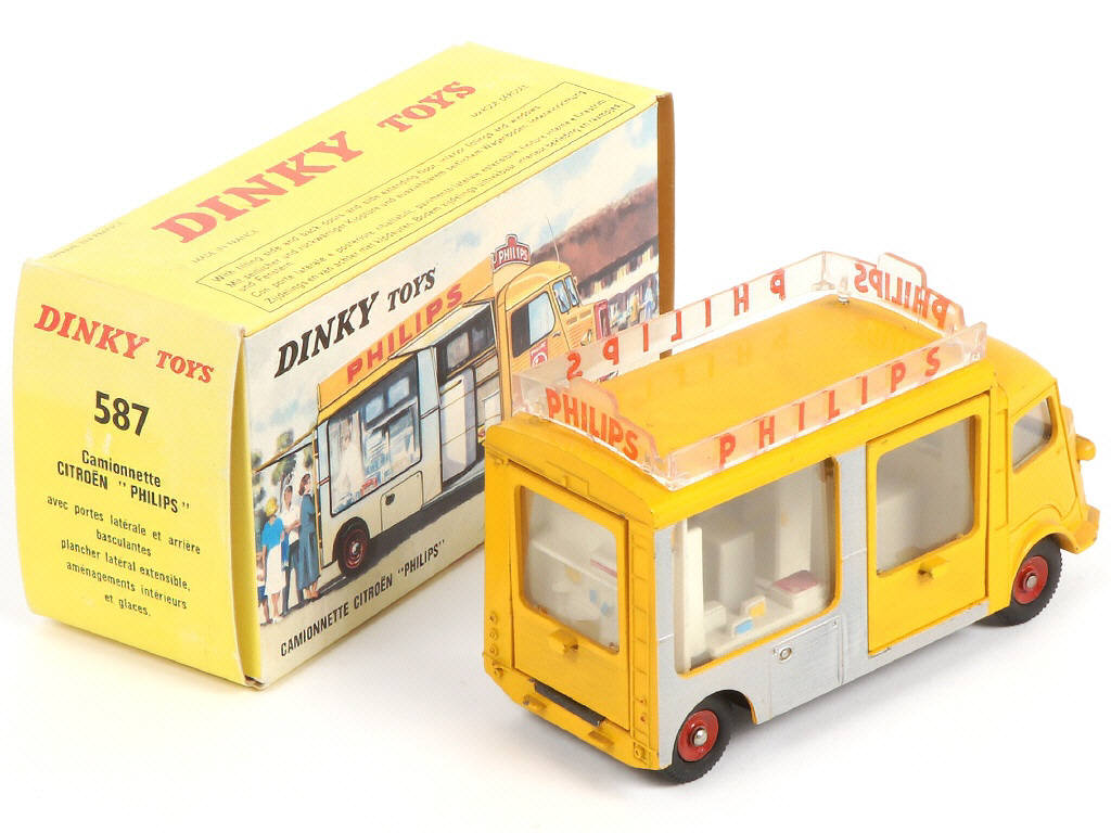 Lot 457 - DINKY TOYS (FRANCE) (1)