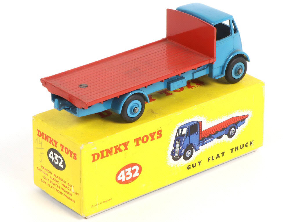 Lot 319 - DINKY TOYS (GB) (1)