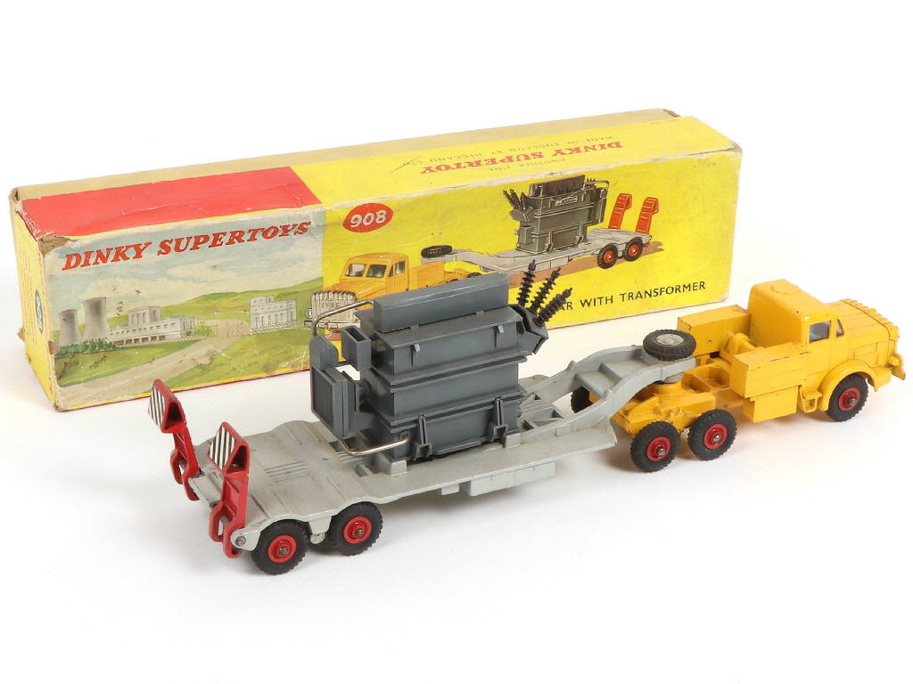 Lot 340 - DINKY TOYS (GB) (1)