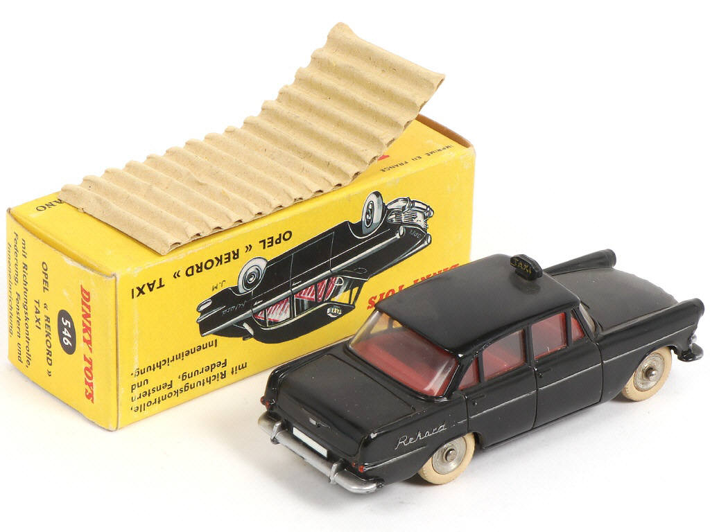 Lot 427 - DINKY TOYS (FRANCE) (1)