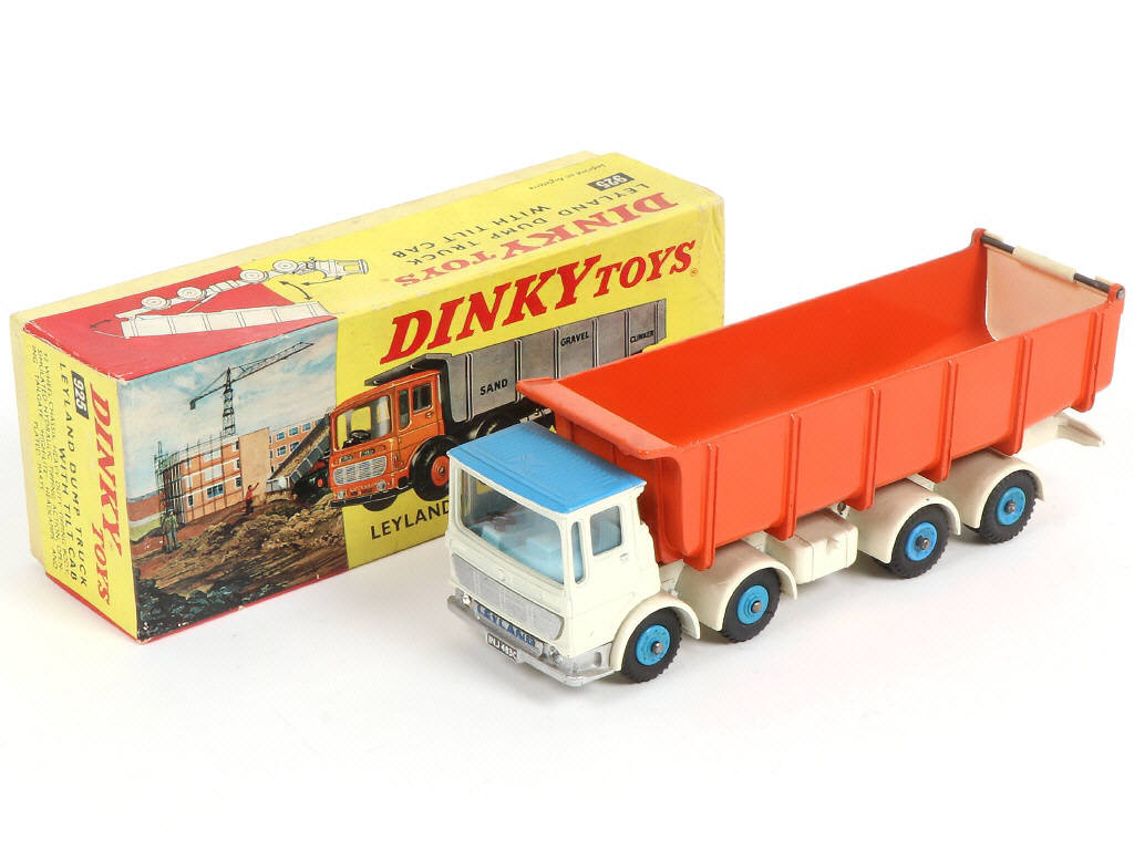 Lot 344 - DINKY TOYS (GB) (1)