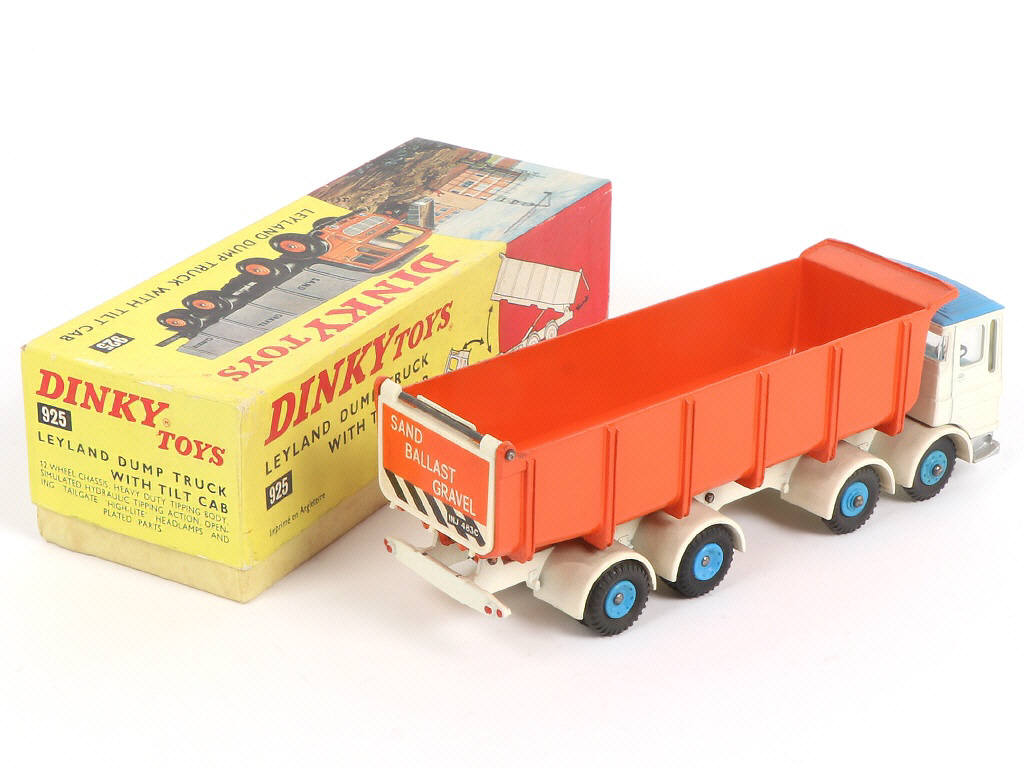 Lot 344 - DINKY TOYS (GB) (1)