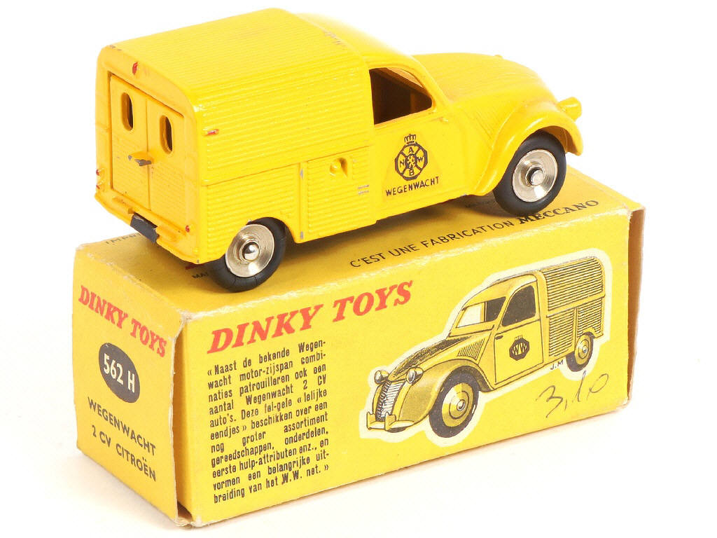 Lot 405 - DINKY TOYS (FRANCE) (1)