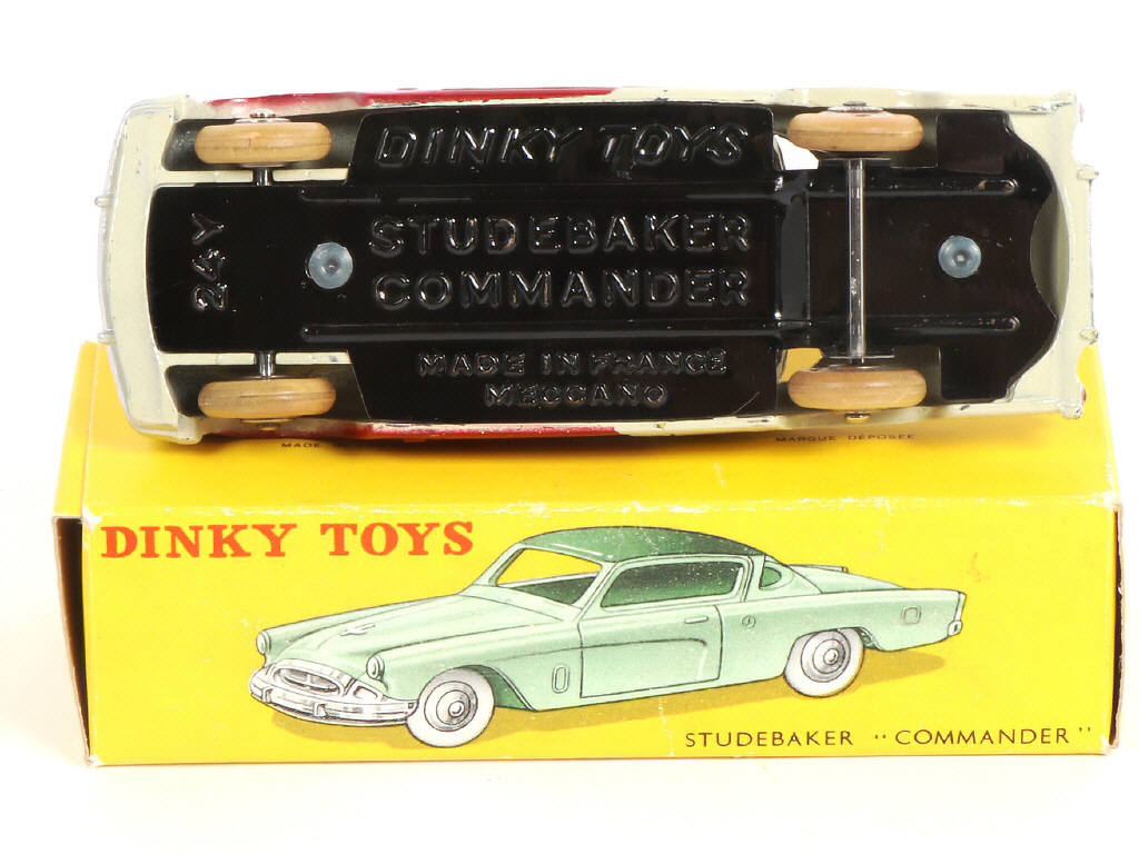 Lot 400 - DINKY TOYS (FRANCE) (1)