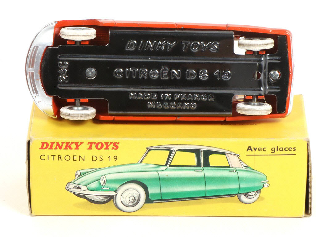 Lot 384 - DINKY TOYS (FRANCE) (1)