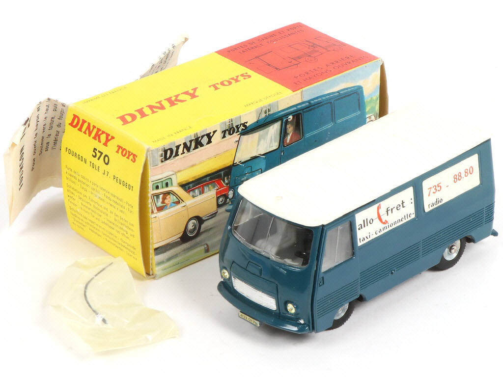 Lot 462 - DINKY TOYS (FRANCE) (1)