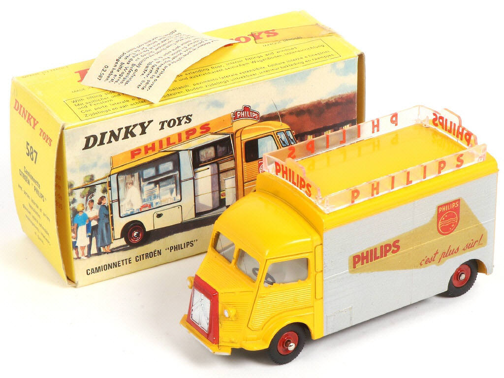 Lot 456 - DINKY TOYS (FRANCE) (1)