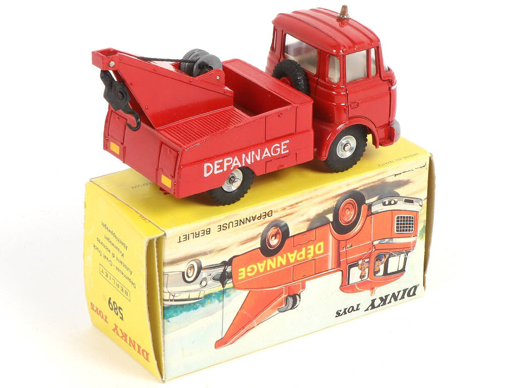 Lot 477 - DINKY TOYS (FRANCE) (1)