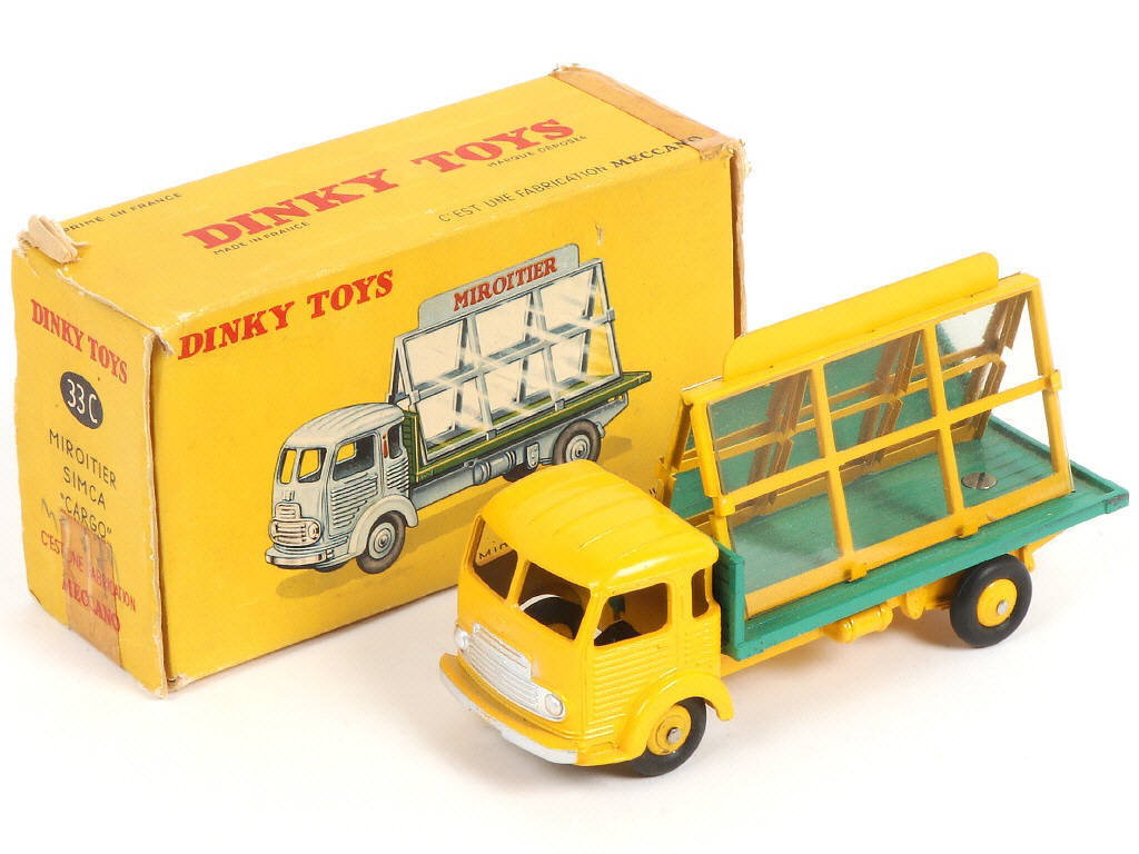 Lot 476 - DINKY TOYS (FRANCE) (1)
