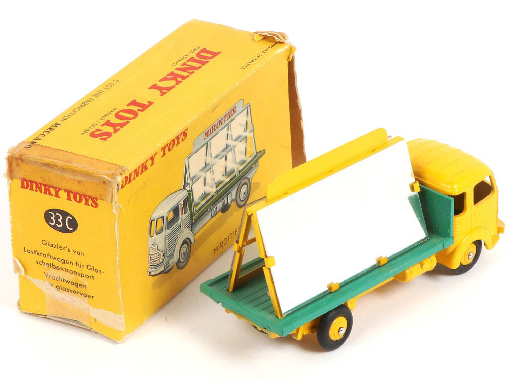 Lot 476 - DINKY TOYS (FRANCE) (1)