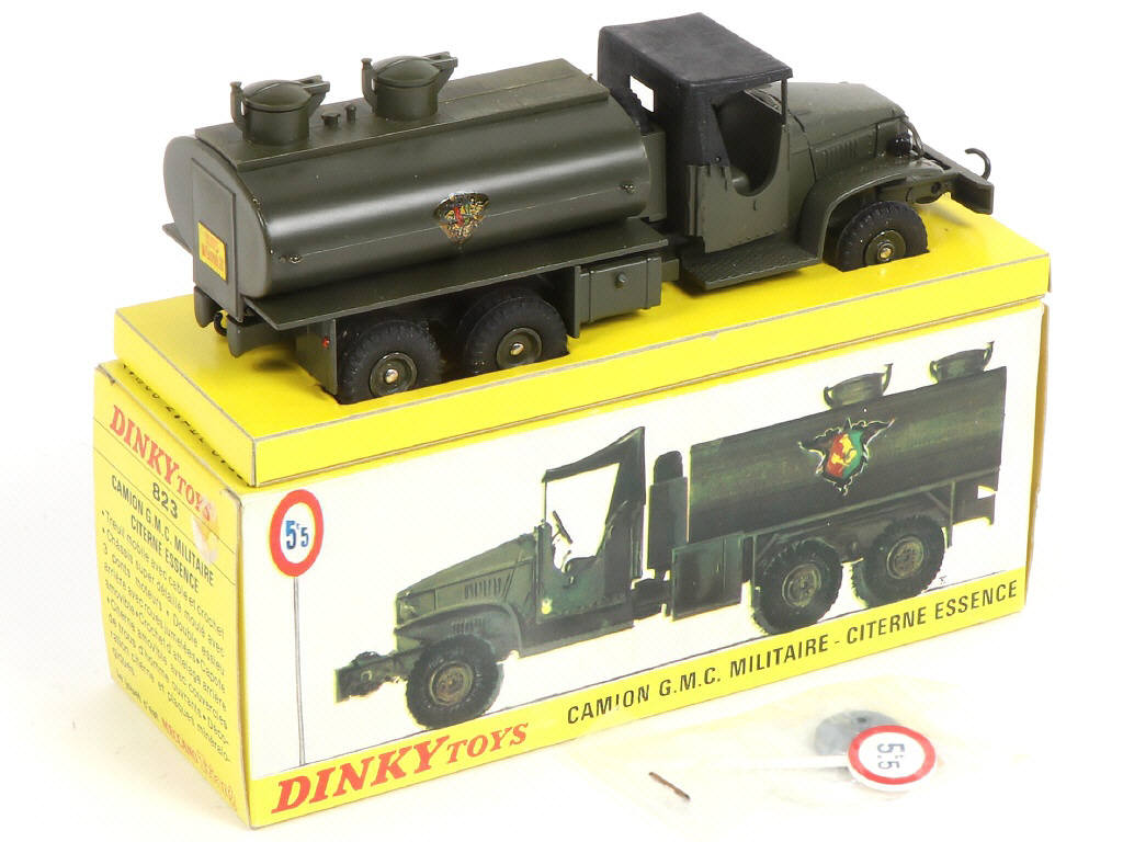 Lot 494 - DINKY TOYS (FRANCE) (1)