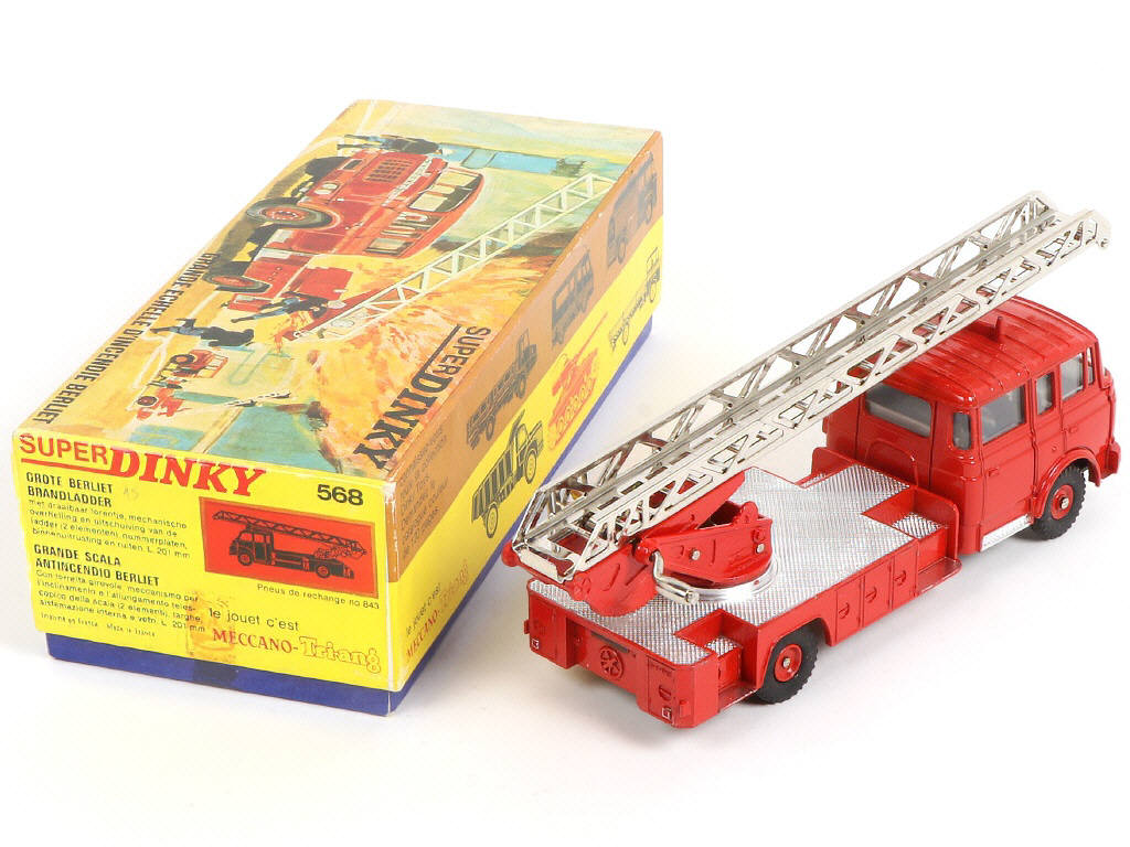 Lot 481 - DINKY TOYS (FRANCE) (1)