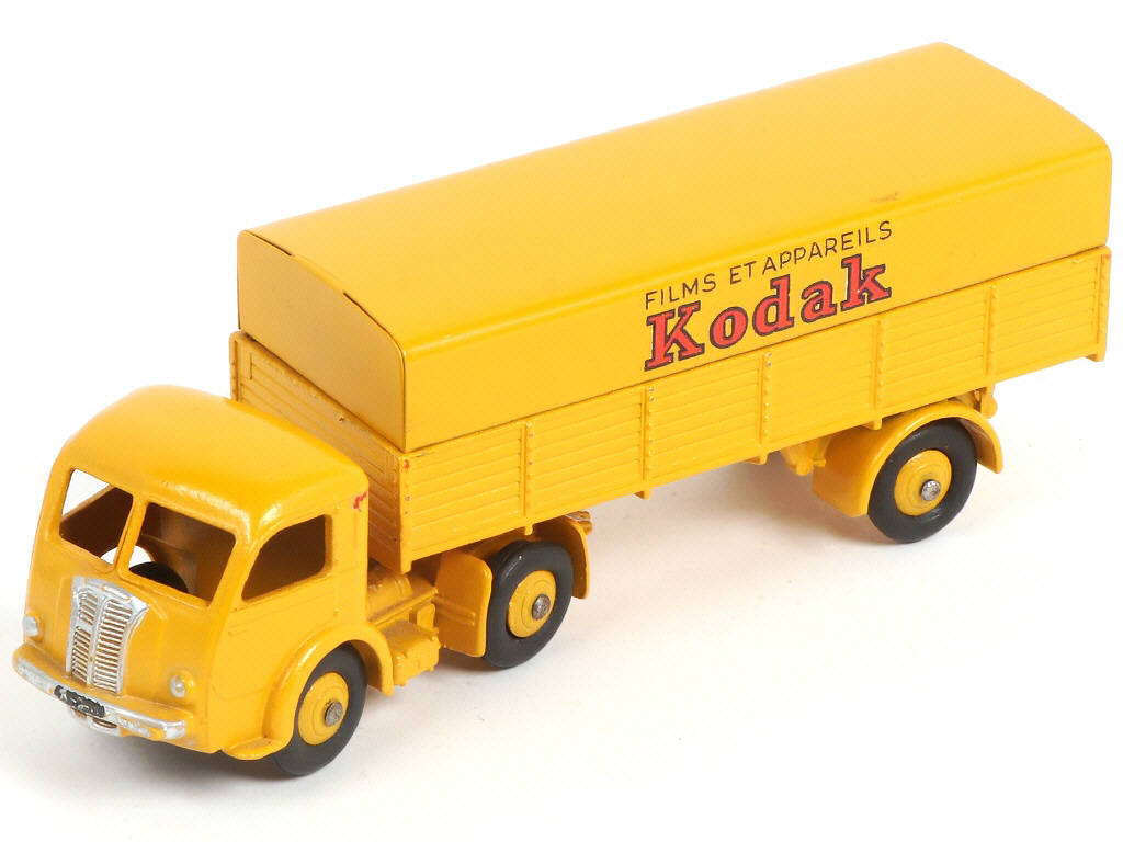 Lot 450 - DINKY TOYS (FRANCE) (1)