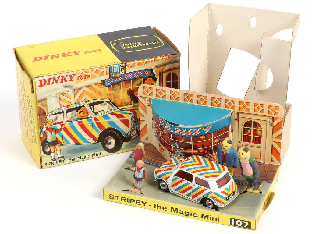 Lot 289 - DINKY TOYS (GB) (1)