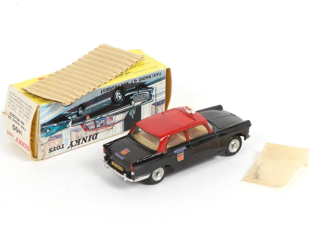 Lot 421 - DINKY TOYS (FRANCE) (1)