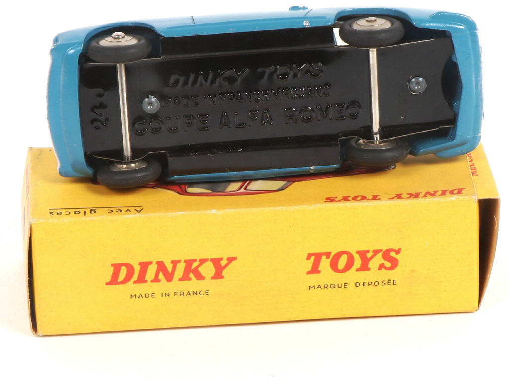 Lot 397 - DINKY TOYS (FRANCE) (1)