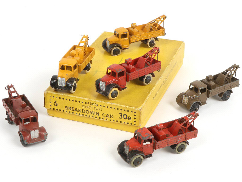Lot 254 - DINKY TOYS (GB) (1)