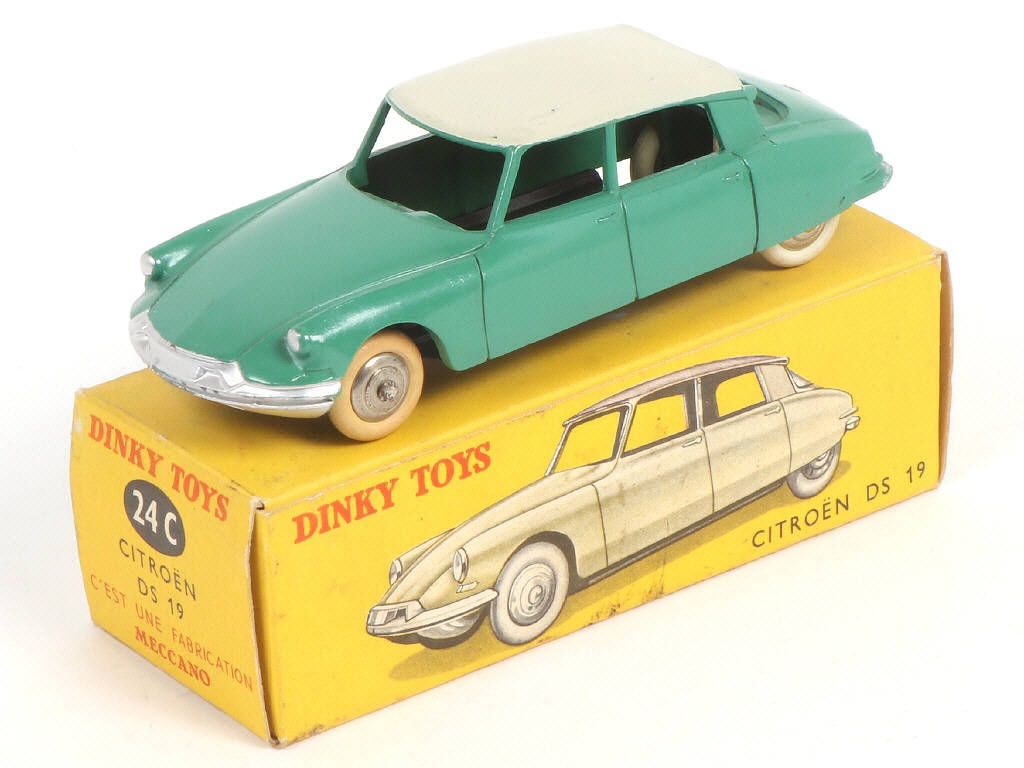 Lot 383 - DINKY TOYS (FRANCE) (1)