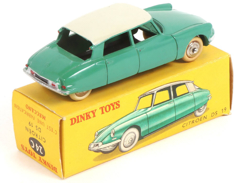 Lot 383 - DINKY TOYS (FRANCE) (1)