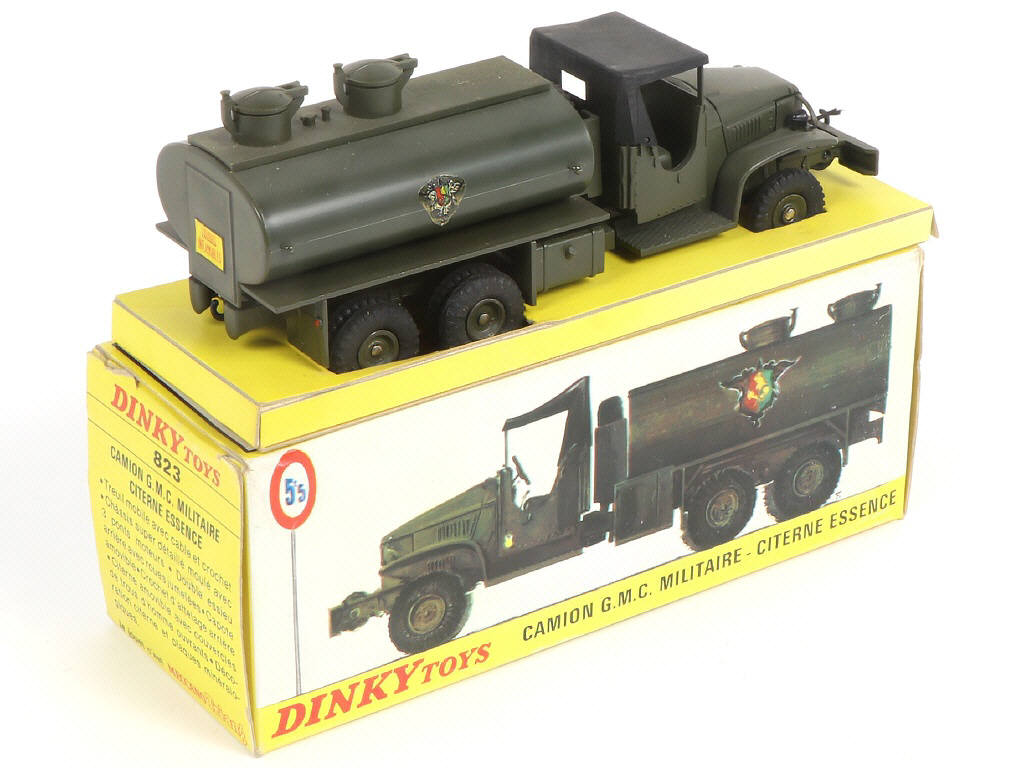 Lot 496 - DINKY TOYS (FRANCE) (1)
