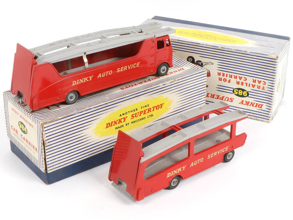 Lot 337 - DINKY TOYS (GB) (2)