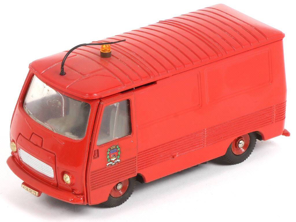 Lot 451 - DINKY TOYS (FRANCE) (1)