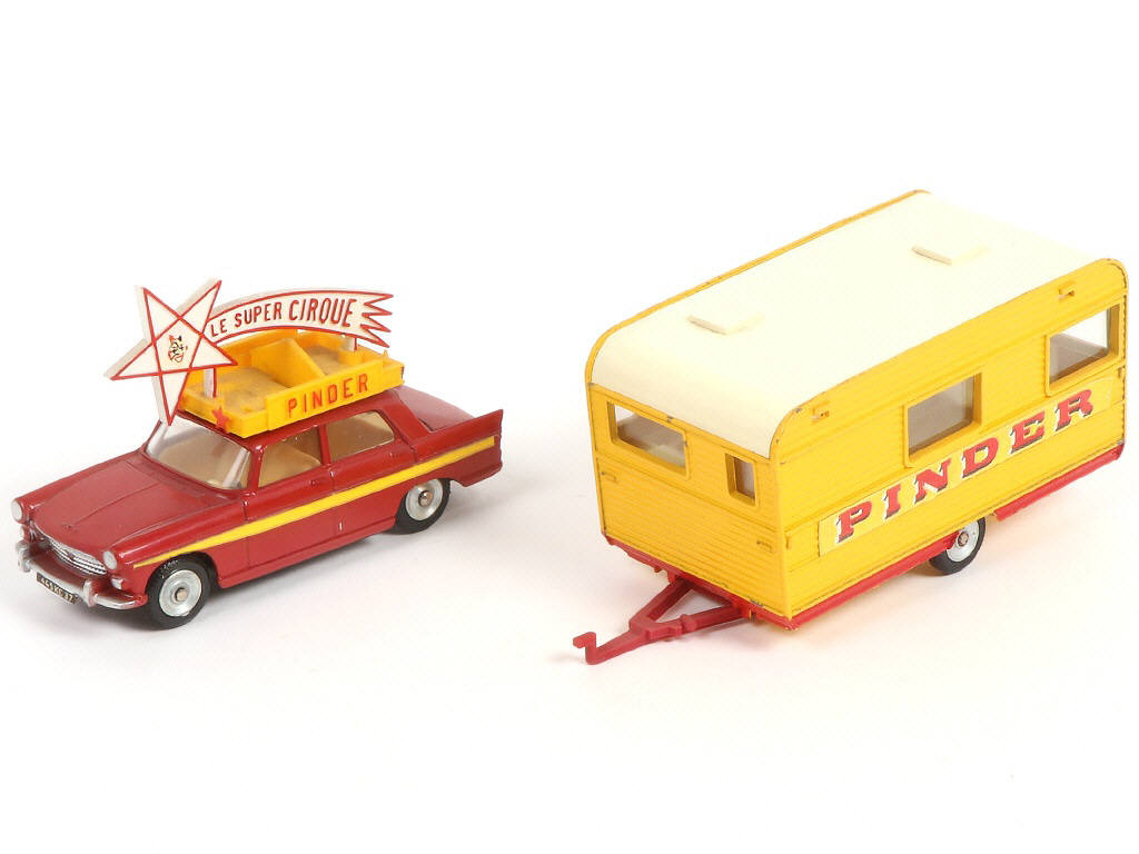 Lot 452 - DINKY TOYS (FRANCE) (1)